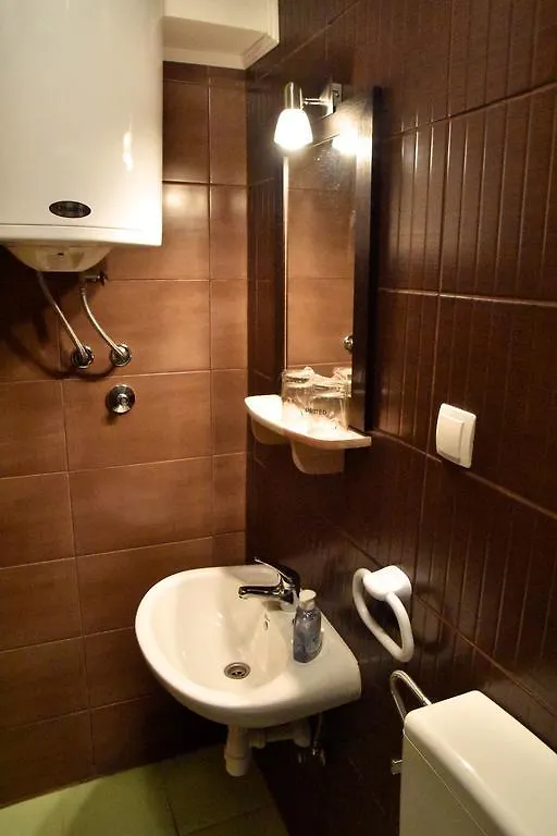 Hostel Kvarner-All Rooms With Private Bathrooms & Dorms Rijeka Croácia