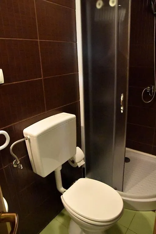 Hostel Kvarner-All Rooms With Private Bathrooms & Dorms Rijeka