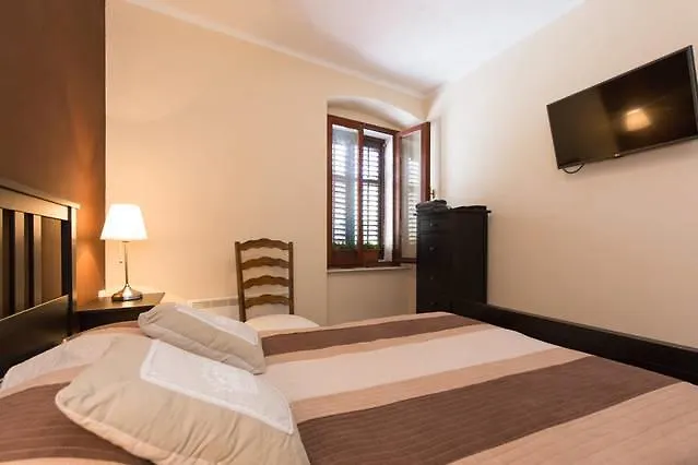 Hostel Kvarner-All Rooms With Private Bathrooms & Dorms Rijeka
